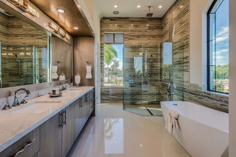 Elegant Master Suite Bathrooms